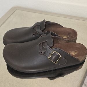 NWOT!! Cliff's By White Mountain Clogs